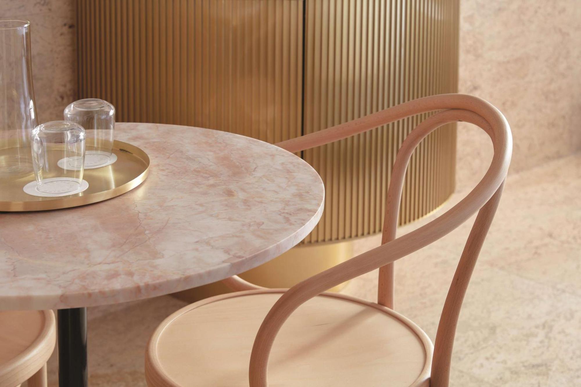 The Calile Hotel Brisbane Exterior foto A Thonet chair